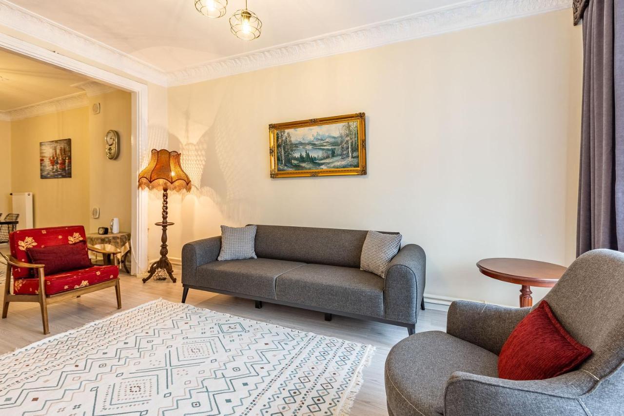 Charming Apartment Surrounded By Vibrant Attractions In Kadikoy Istanbul Exterior photo